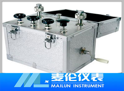 <b>YFT-2.5箱式壓力源(泵)</b> <b>YFT-2.5箱式壓力源(泵)</b>